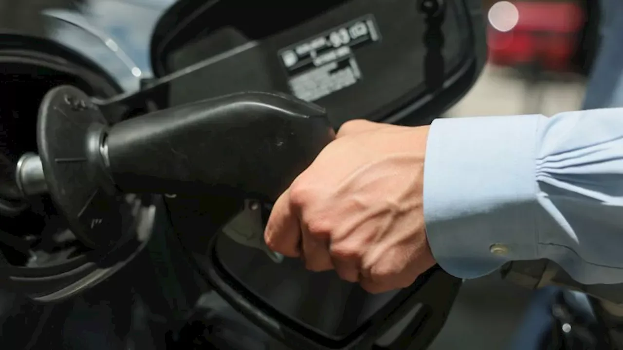 Oil prices hit four-year high as Trump considers extending Iran port blockade