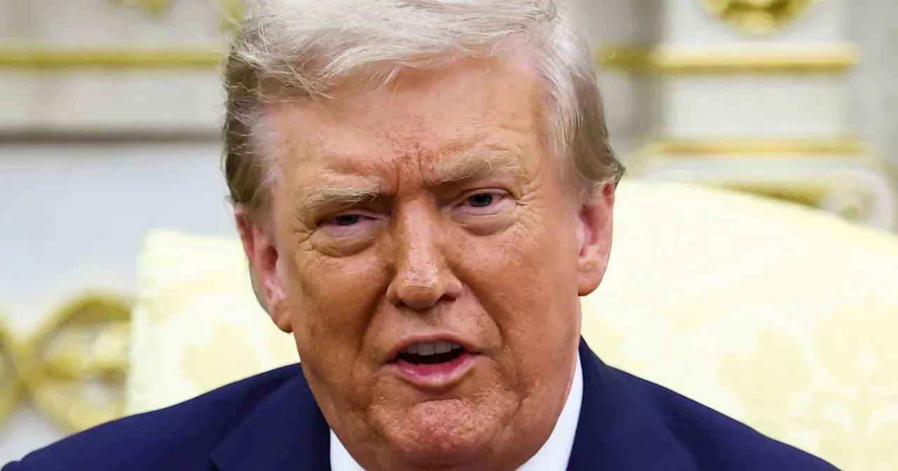 Trump Attacks Powell Over Decision to Remain at Federal Reserve