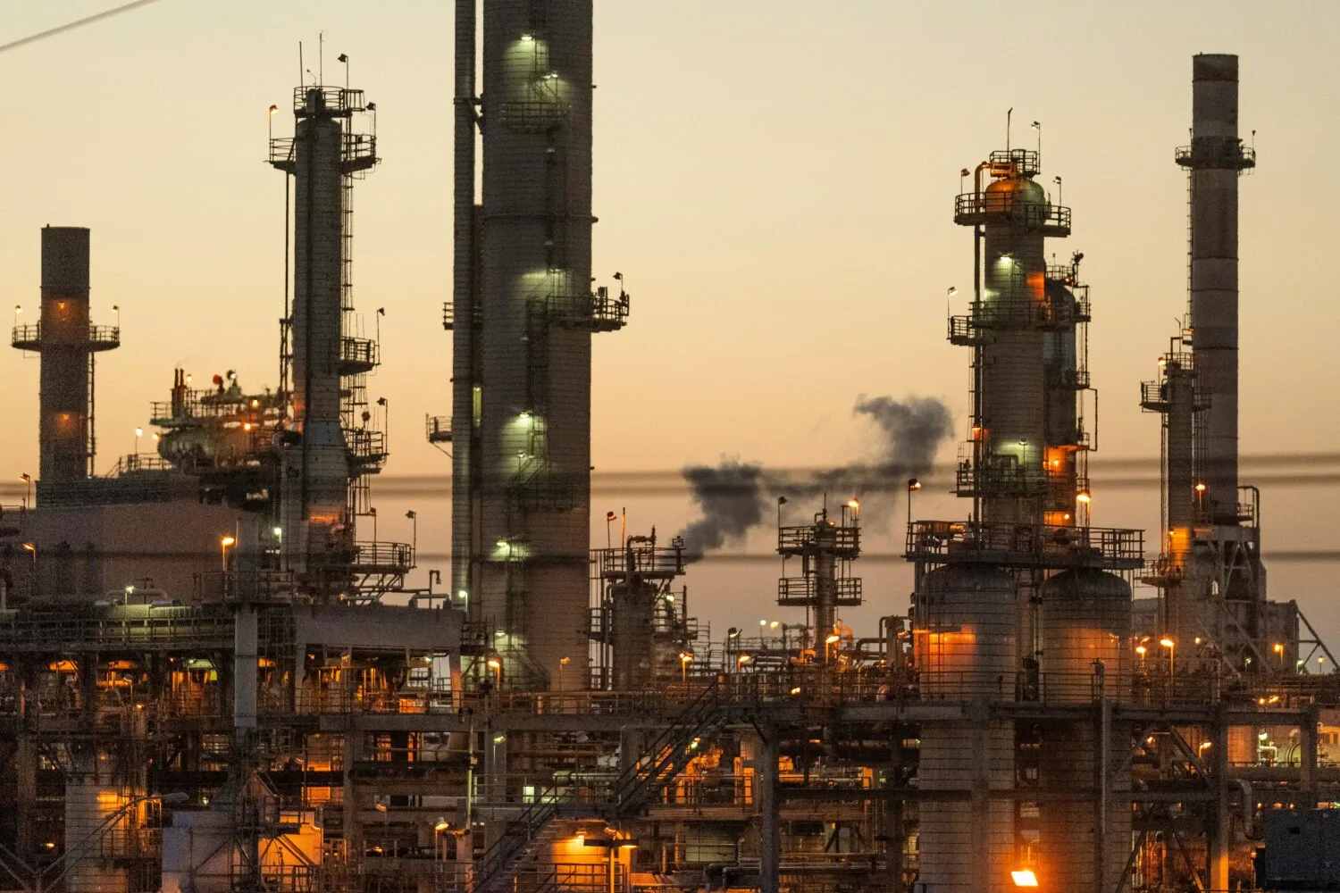 California Revises Cap-and-Invest Program, Drawing Criticism from Environmental Advocates