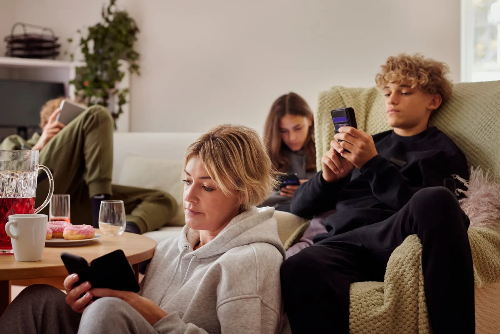 Dear Annie: What kind of people am I raising? They do nothing to help me at home