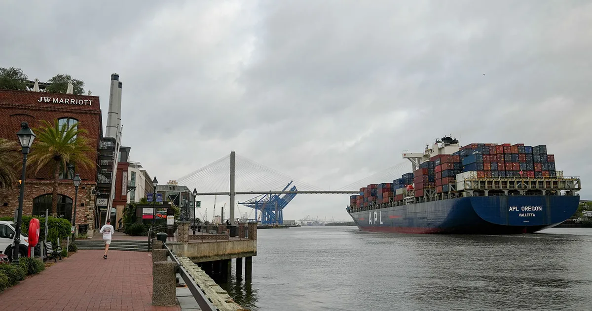 Federal Appeals Court Pauses Ruling Against Trump’s 10% Global Tariffs Amid Ongoing Legal Battle