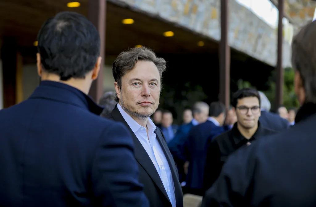 Federal Judge Postpones Approval of SEC Settlement with Elon Musk Over Twitter Disclosure