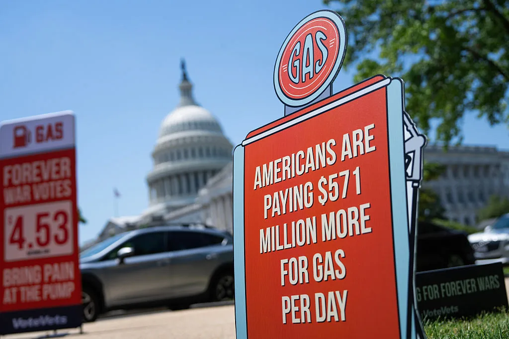 Fossil Fuel Dependence and Geopolitical Conflict Fuel Rising Inflation and Economic Strain