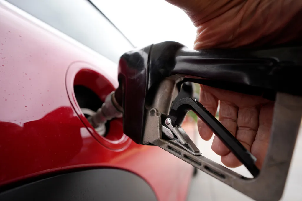 Inflation Accelerates to Three-Year High, Eroding American Spending Power