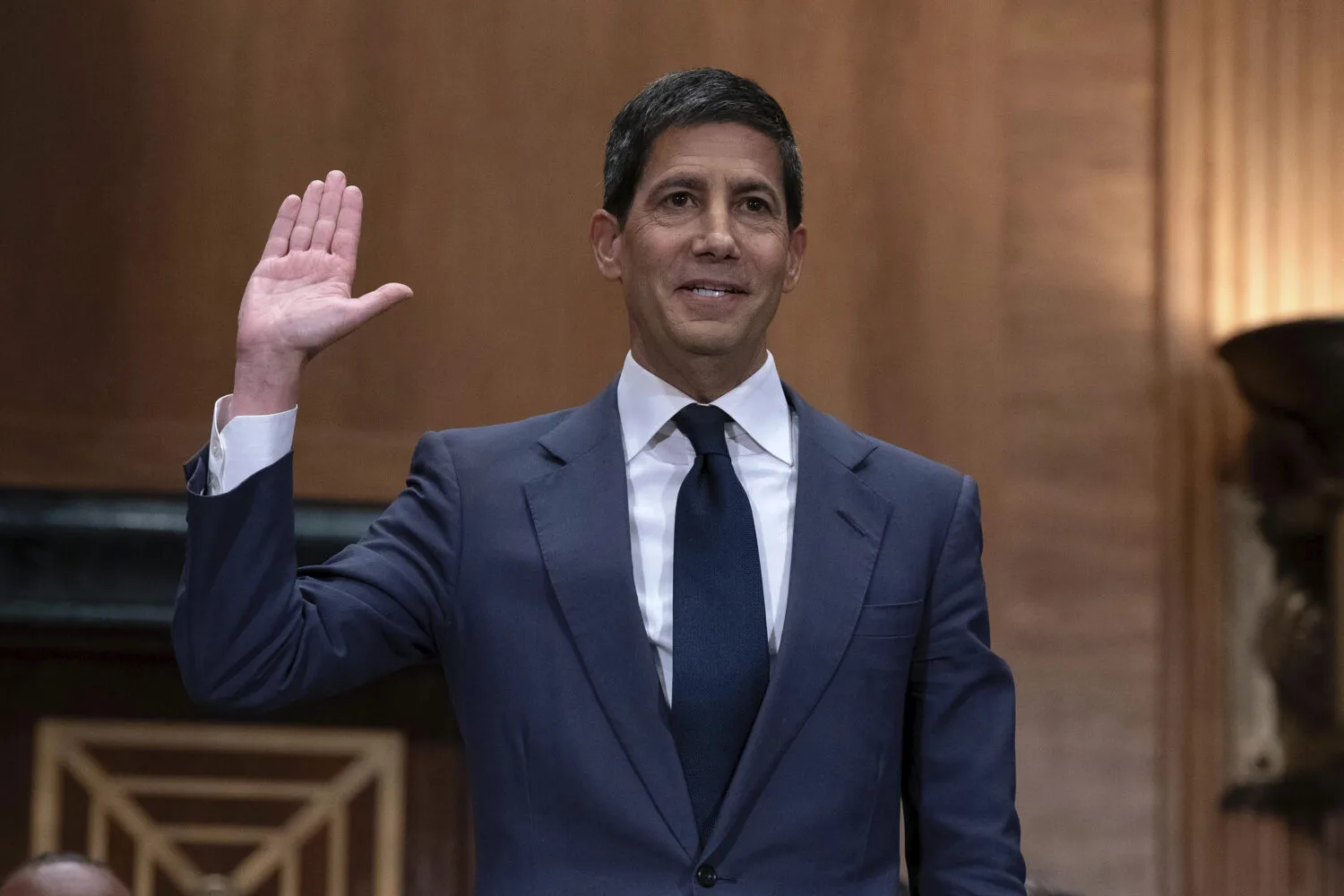 Kevin Warsh Confirmed as Fed Chair Amid Tensions Over Interest Rate Policy