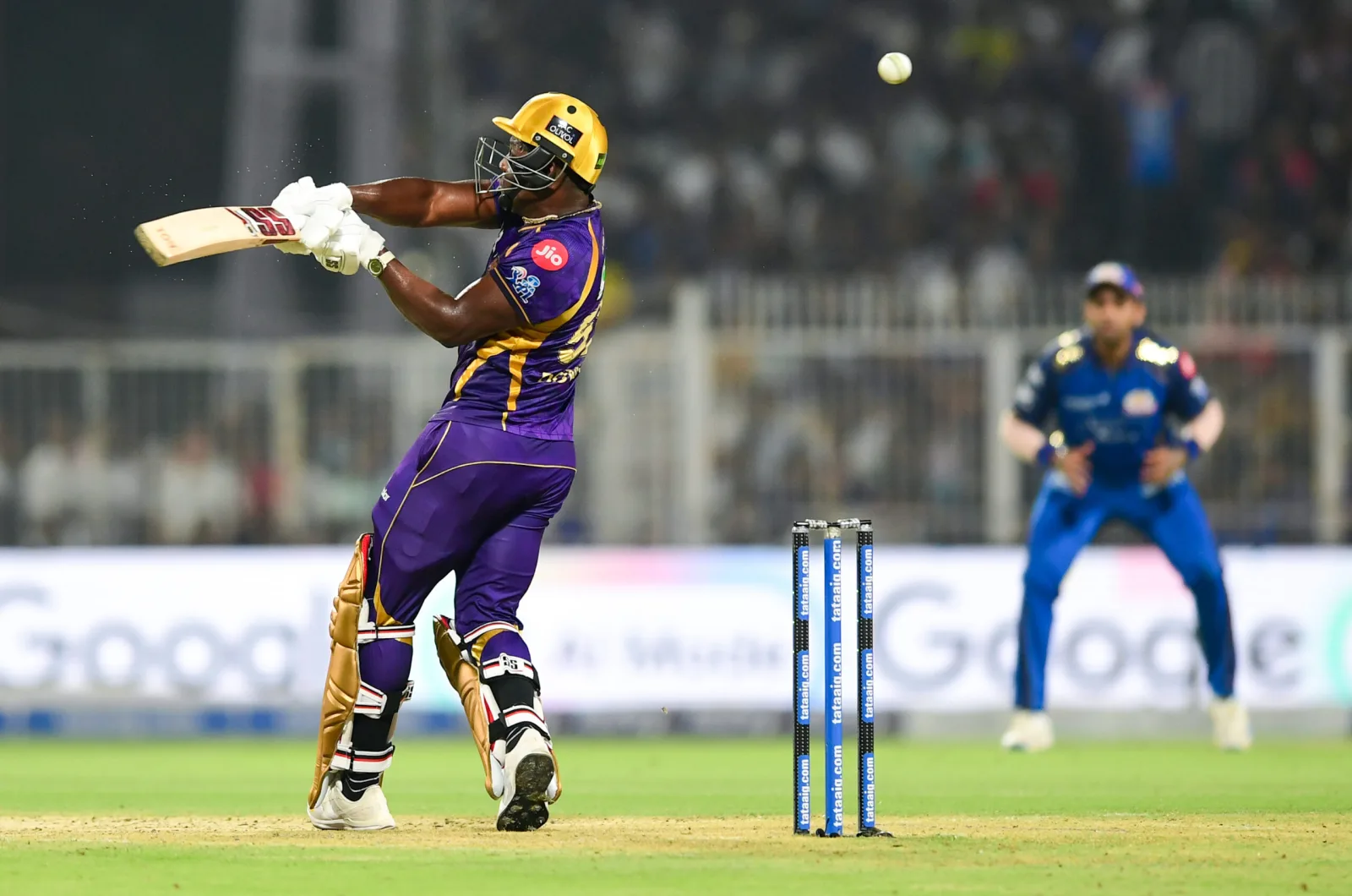 Pandey and Powell Lead Kolkata Knight Riders to Crucial Win Against Mumbai Indians