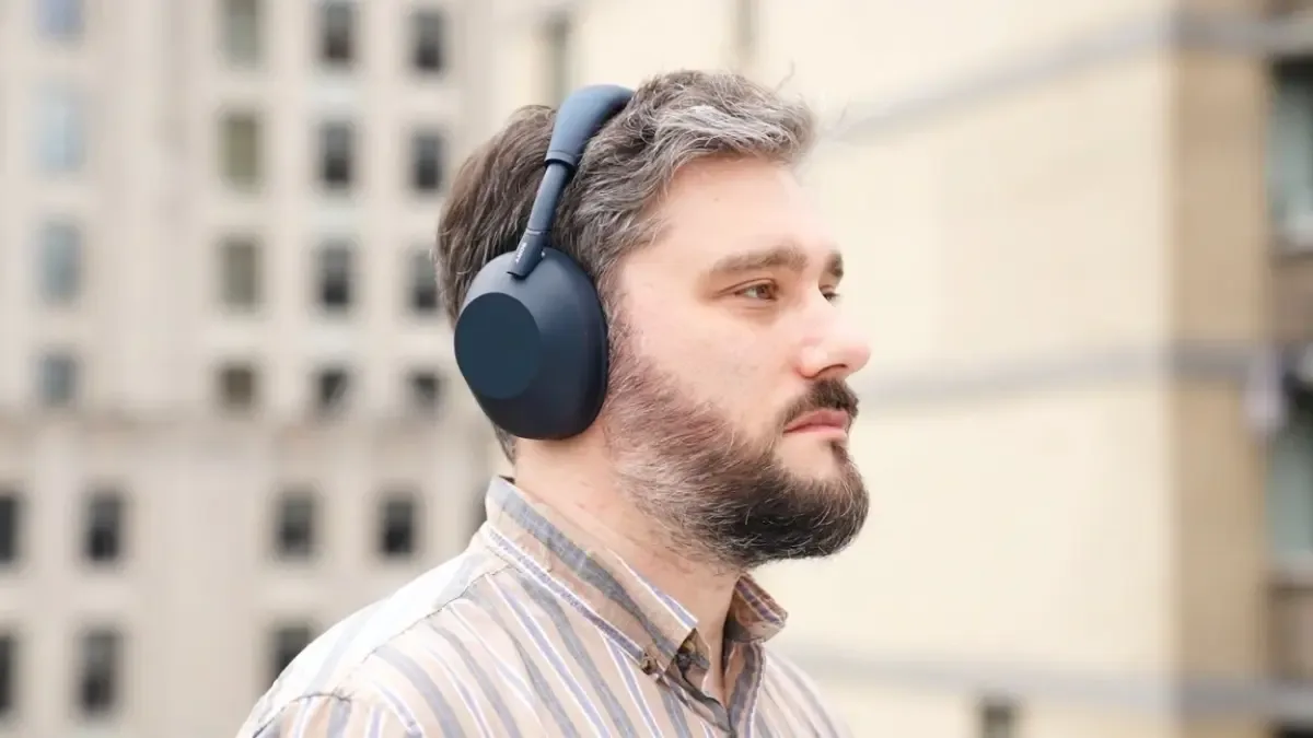 Sony WH-1000XM6 headphones drop below $400 in latest Amazon sale