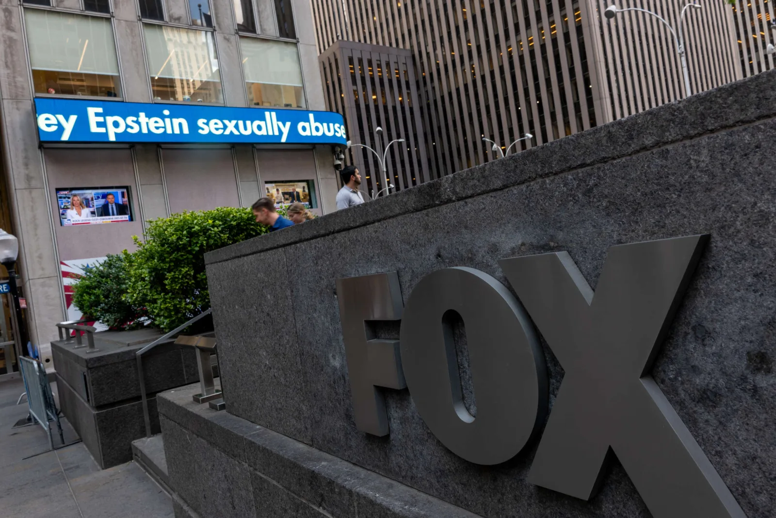 Texas Prison Survivor Details Mandatory Fox News Diet for Incarcerated Women