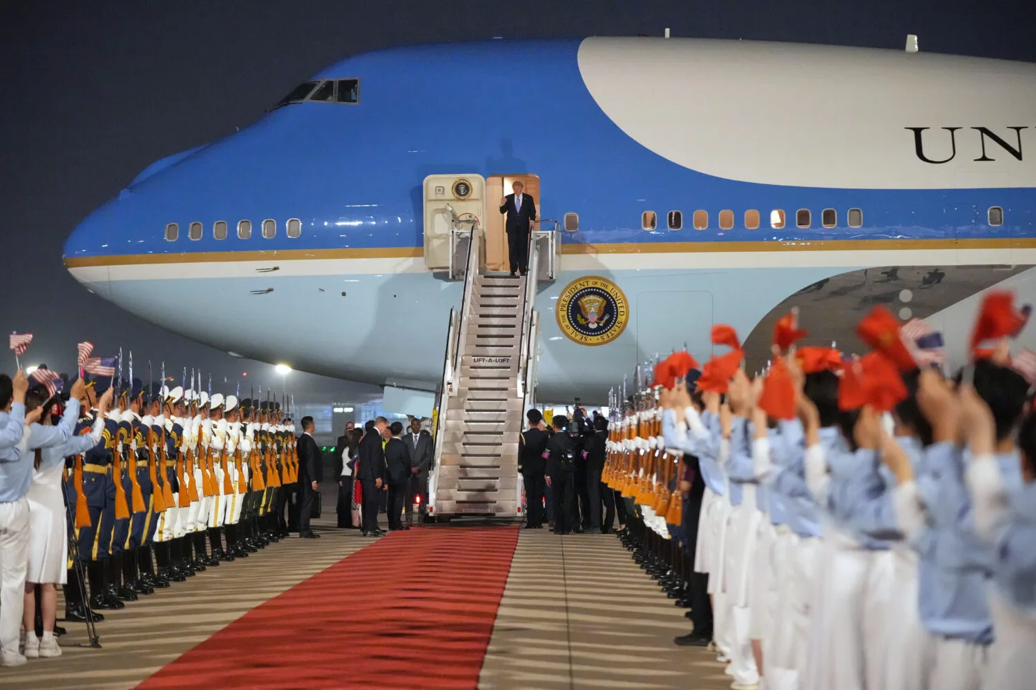 Trump Arrives in Beijing for Crucial Summit with Xi Jinping Amid Global Tensions
