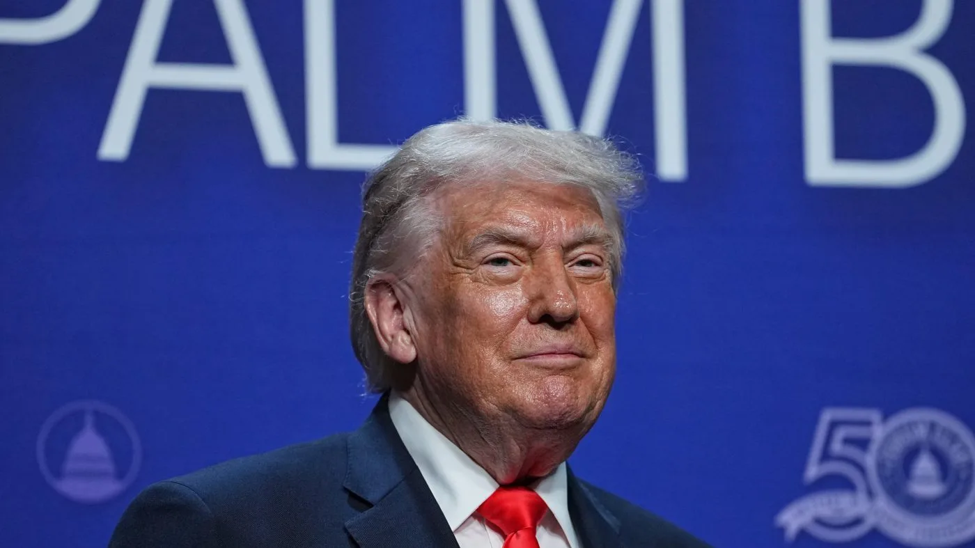 Trump Calls for Jeffries's Impeachment Over Supreme Court Criticism