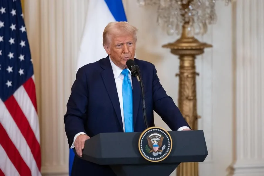 Trump Postpones Decision on Iran Deal Following Intensive White House Deliberations