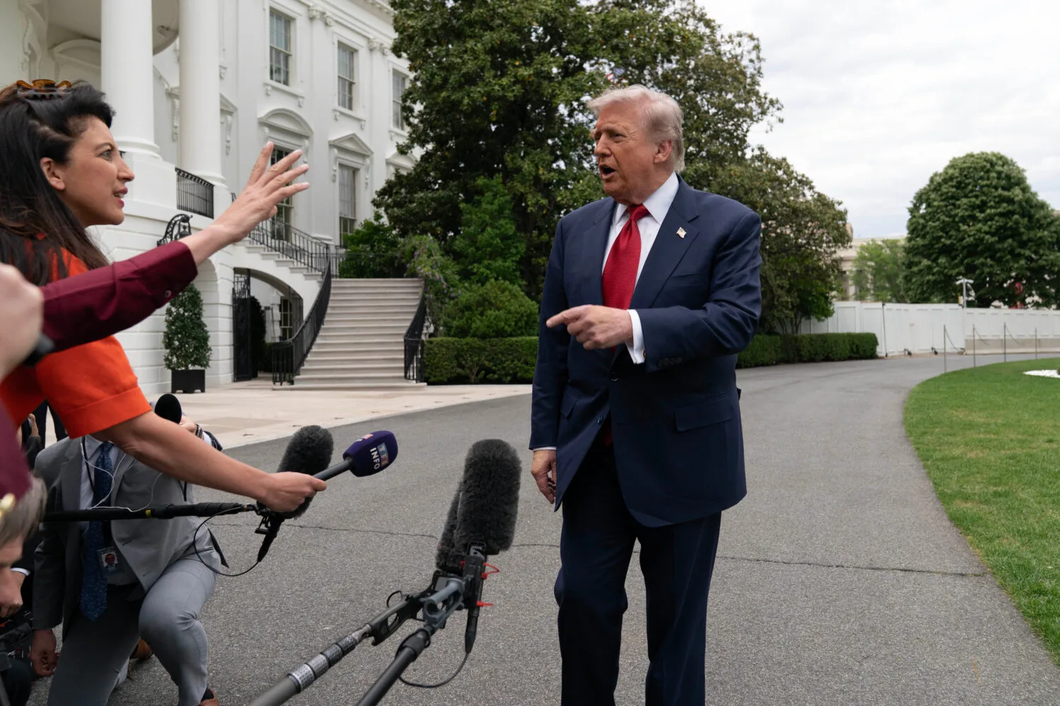 Trump Rejects Iran’s Ceasefire Offer Ahead of Key China Summit