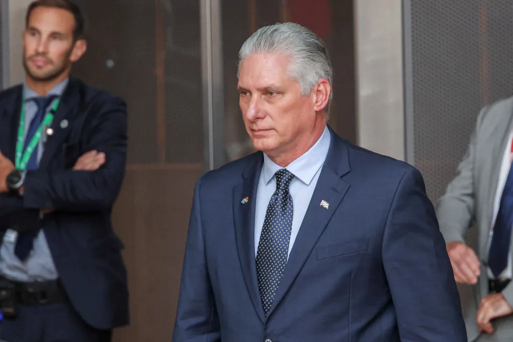 Trump Signs Expanded Cuba Sanctions as Díaz-Canel Vows Nation Won't Surrender