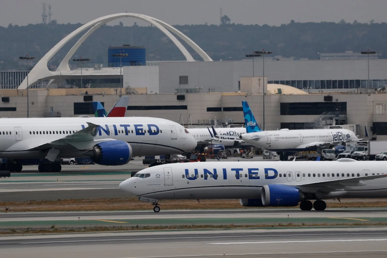 United Airlines Rules Out Merger with JetBlue and Any Near-Term Industry Deals