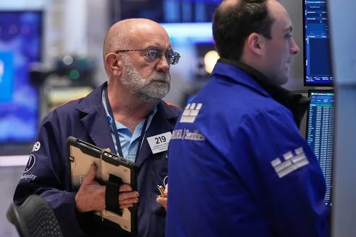 US Stocks Stay Near Records as Oil Prices Slide on Prospects of Iran Deal