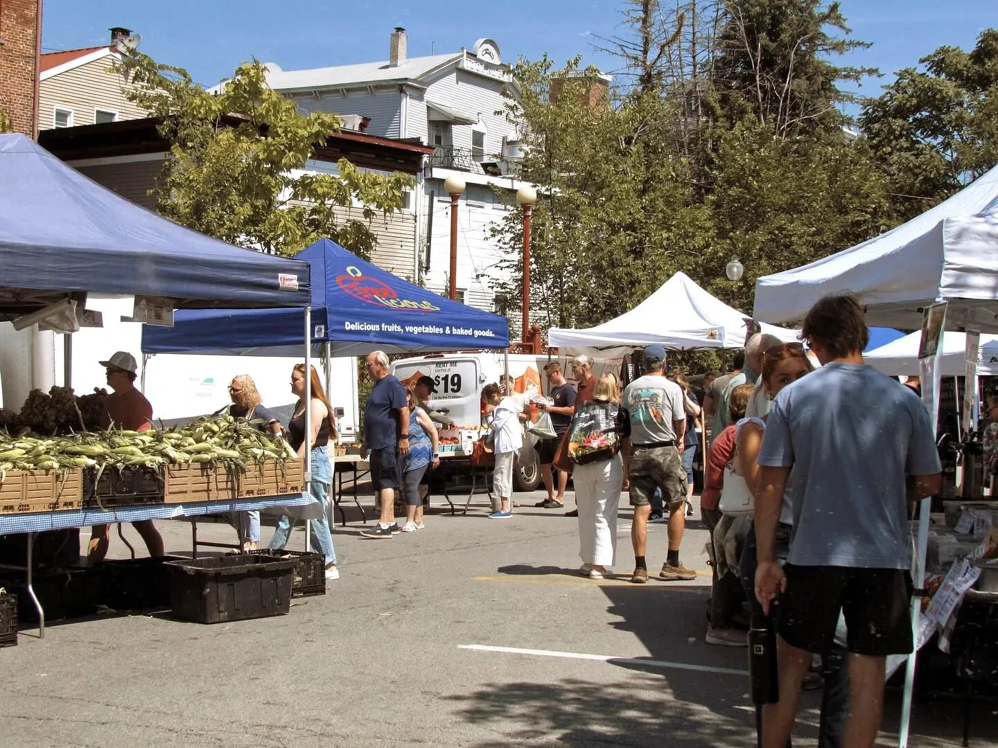Warwick Valley Farmers Market Opens for 32nd Season on Mother's Day