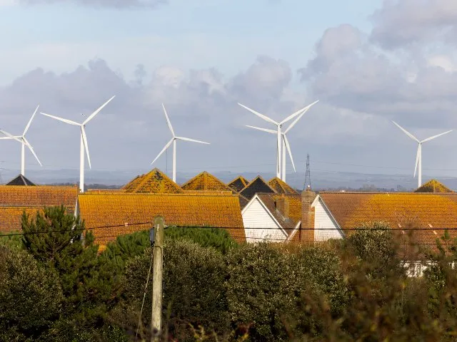 Asbestos Found in Hundreds of UK Wind Turbines Imported from China Raises Safety Concerns