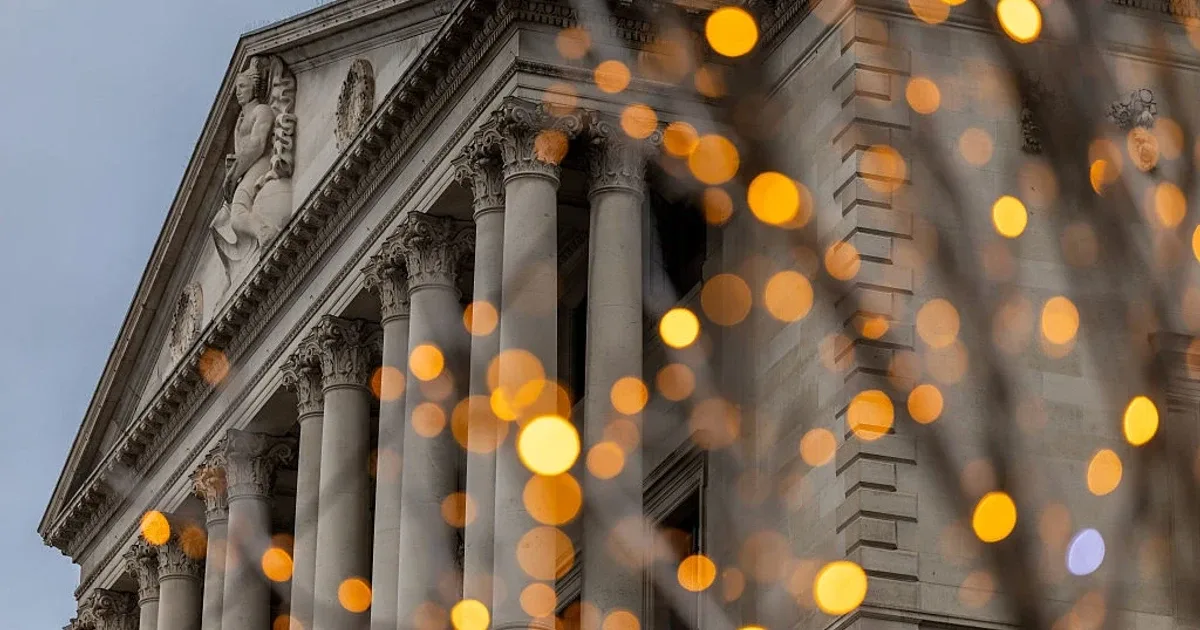 Bank of England Maintains Rates Amid Inflation Pressures Linked to Middle East Conflict