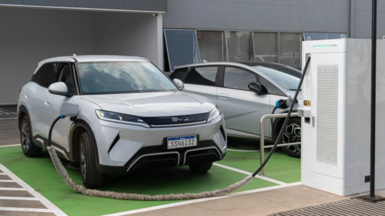 BYD Targets Global Auto Leadership with $2.4 Billion Investment in Ultra-Fast EV Charging