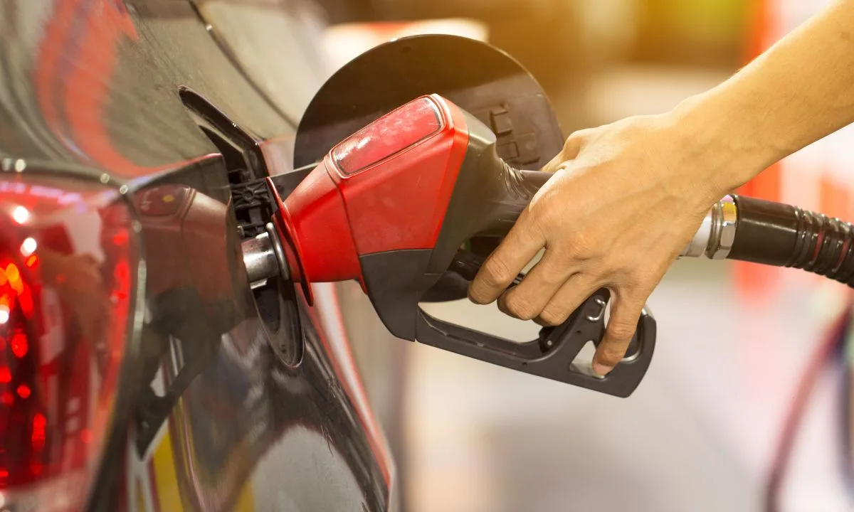 California Drivers File Class-Action Over AI-Driven Gas Price Fixing