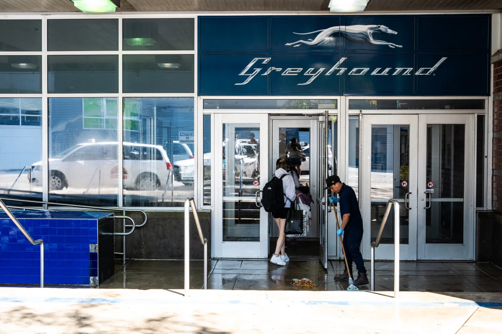 Chicago Moves to Acquire Greyhound Station in $19.2 Million Deal to Preserve Bus Service