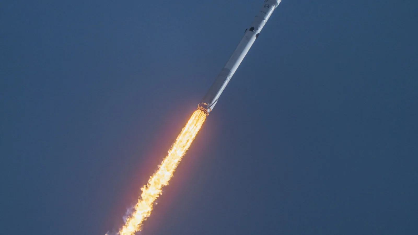 China Unveils New Reusable Rocket Amidst Intensifying Space Launch Competition