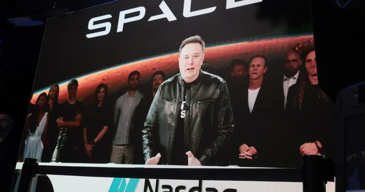 Elon Musk Targets Acquisition of SpaceX-Linked Optics Startup to Boost AI Infrastructure