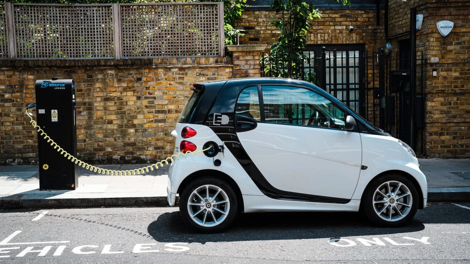 European EV Makers Shift Focus to Smaller Models as Battery Tech Advances