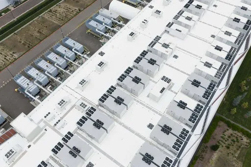 Federal Regulators Direct Faster Grid Access for Power-Intensive AI Data Centers