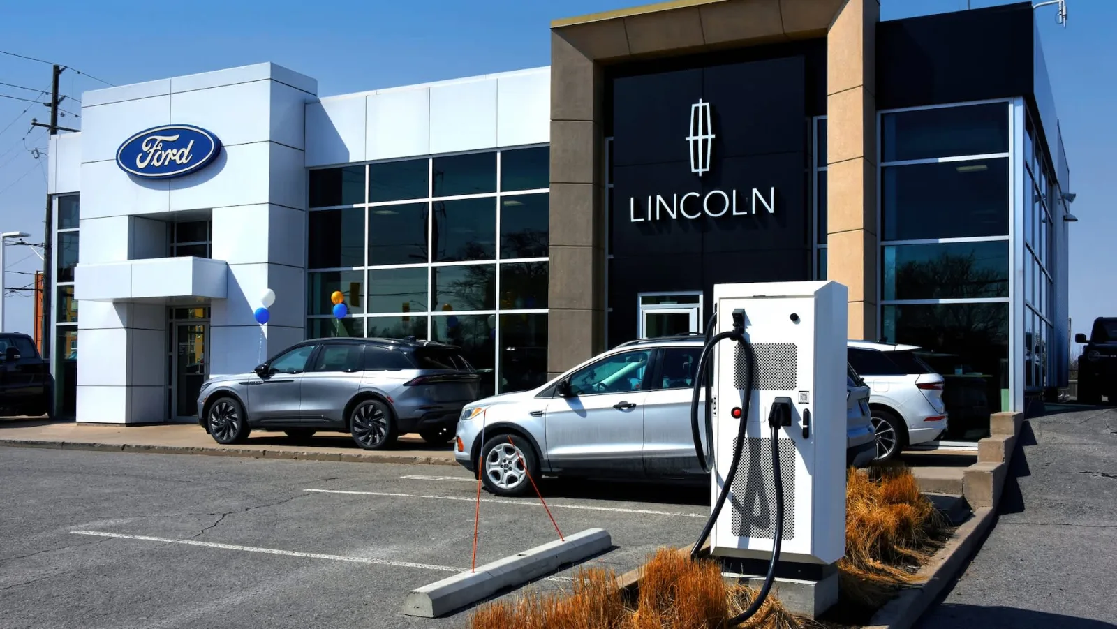 Global Electric Vehicle Sales Expected to Surpass 23 Million Units in 2026