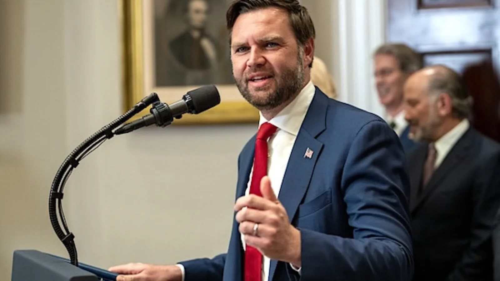 JD Vance Calls for DOJ Probe into Minnesota Officials Over Social Services Fraud