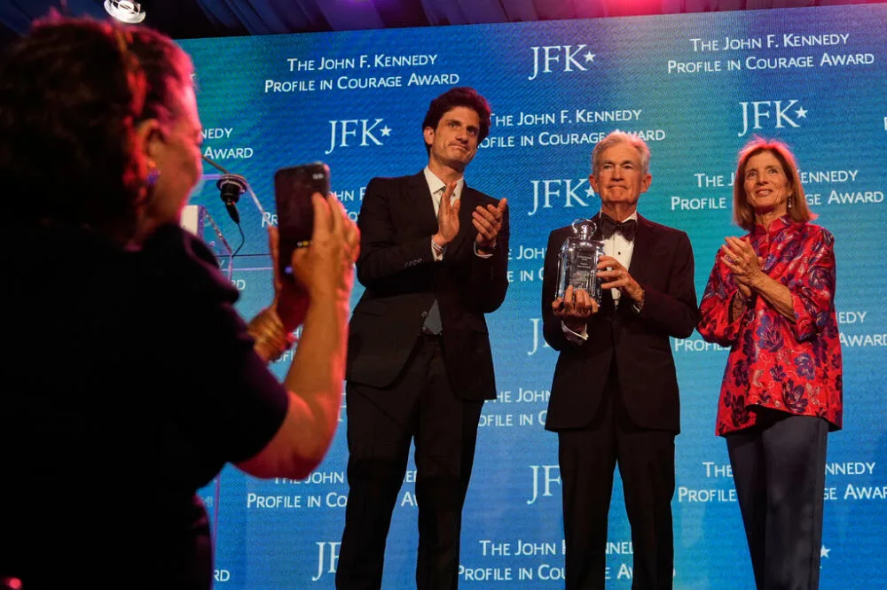Jerome Powell Defends Institutional Independence in JFK Profile in Courage Speech