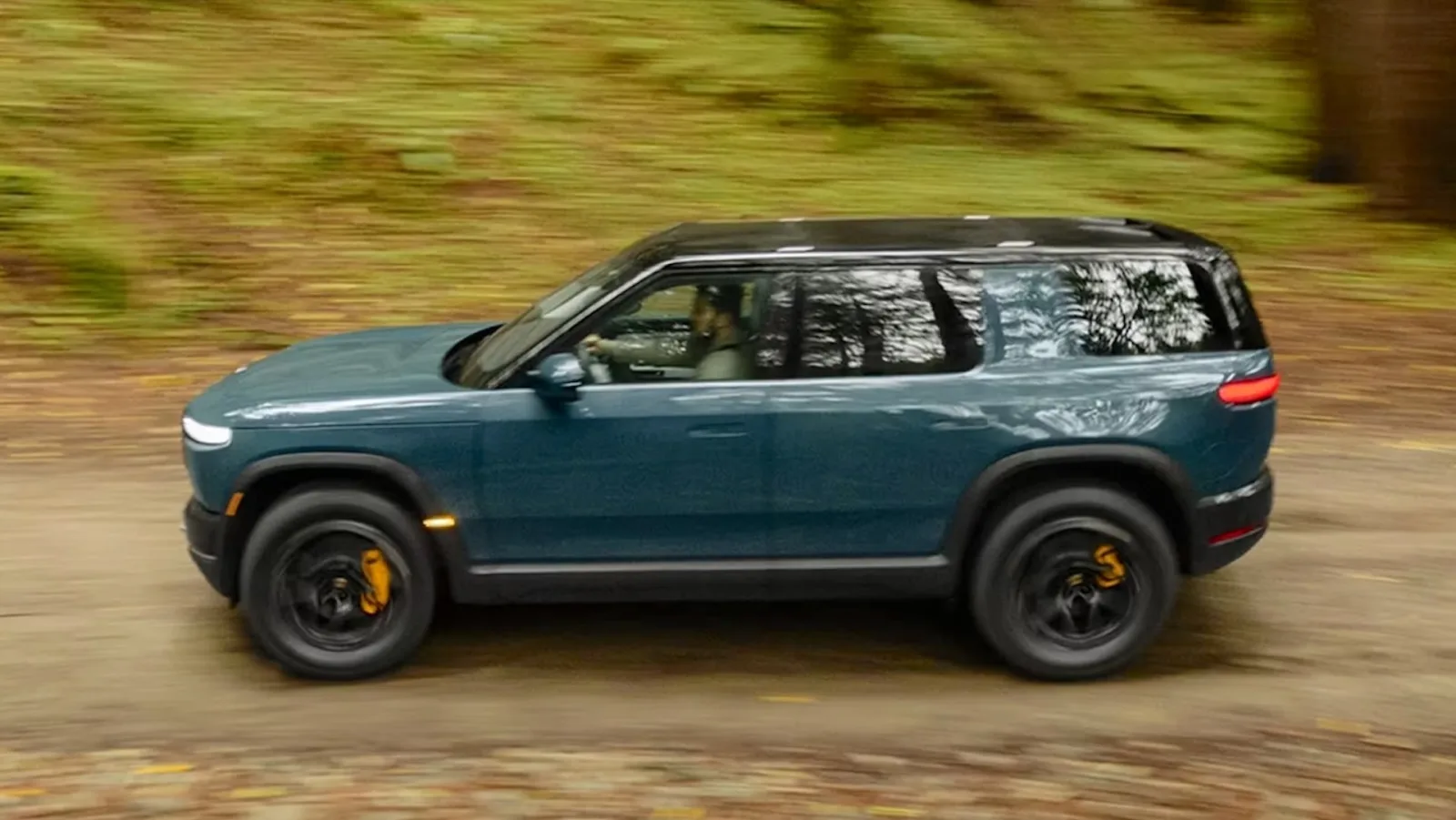 Rivian’s New R2 SUV Challenges Tesla Model Y with Equal Efficiency and Greater Range