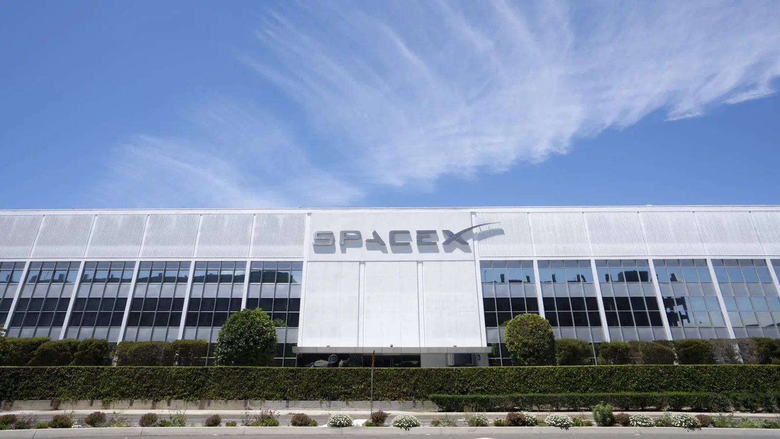 SpaceX’s Ambitious Chip Manufacturing Plans Face Uncertainty Despite Bold Claims