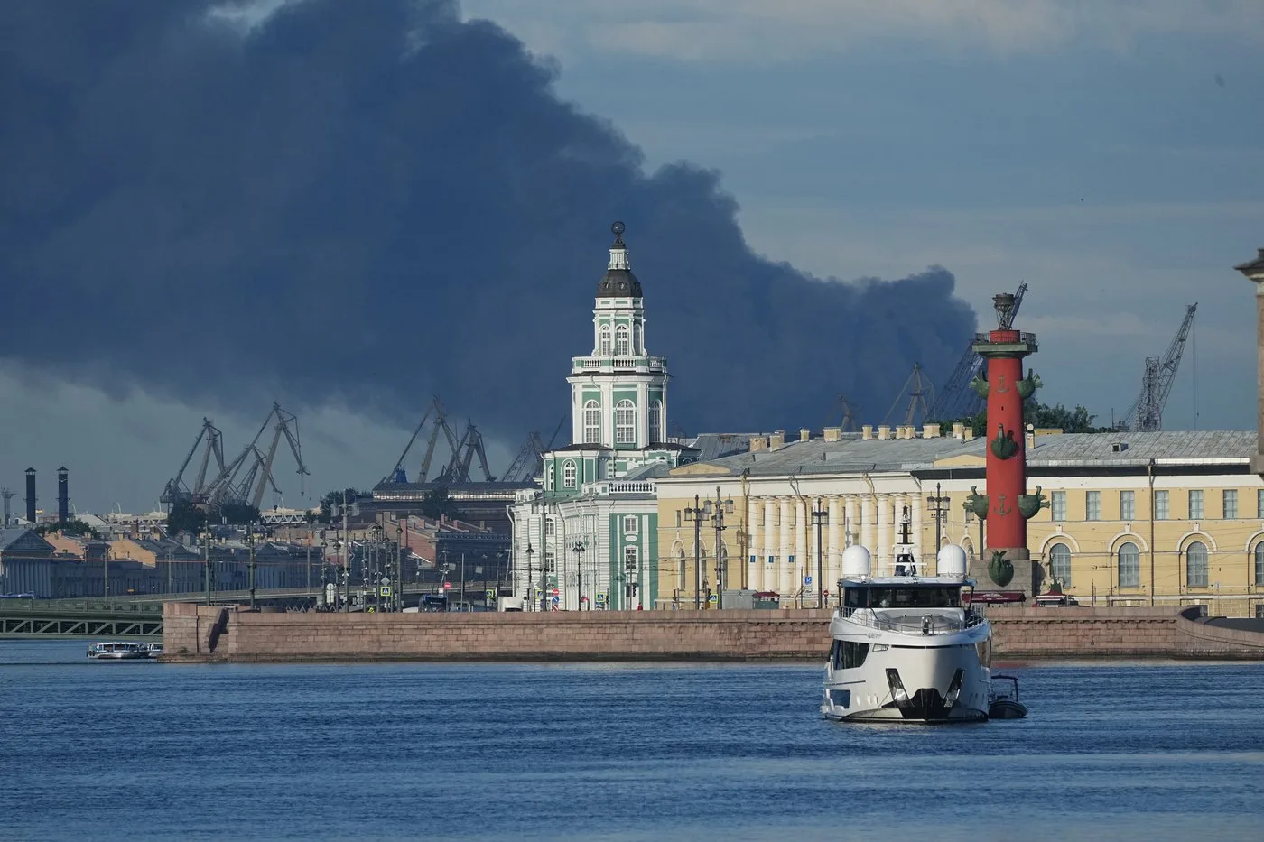 Ukraine Strikes St. Petersburg Again Following Putin’s Rejection of Zelenskyy’s Meeting Offer