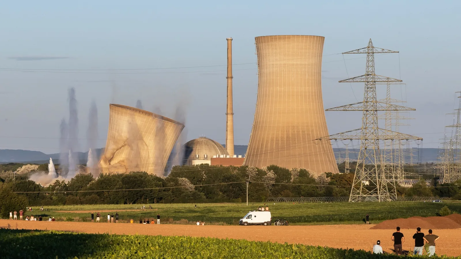Crushed Concrete Effectively Locks Radioactive Strontium-90, Offering New Waste Management Approach