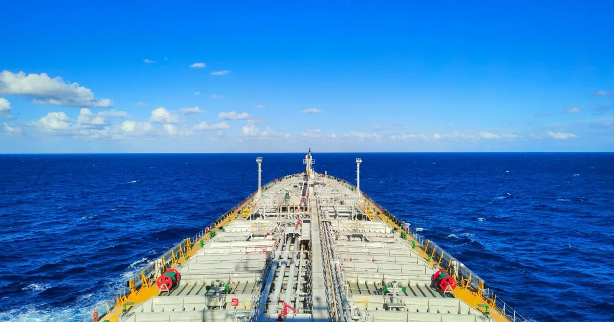 Renewed U.S.-Iran Strikes Stir Market Jitters Over Strait of Hormuz Security