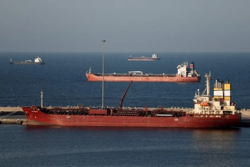 Iran and Oman Near Agreement on Strategic Strait of Hormuz Shipping Route