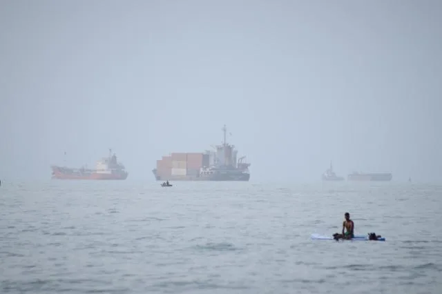 Iran and Oman Near Agreement to Reopen the Strait of Hormuz Amid Conflict Talks