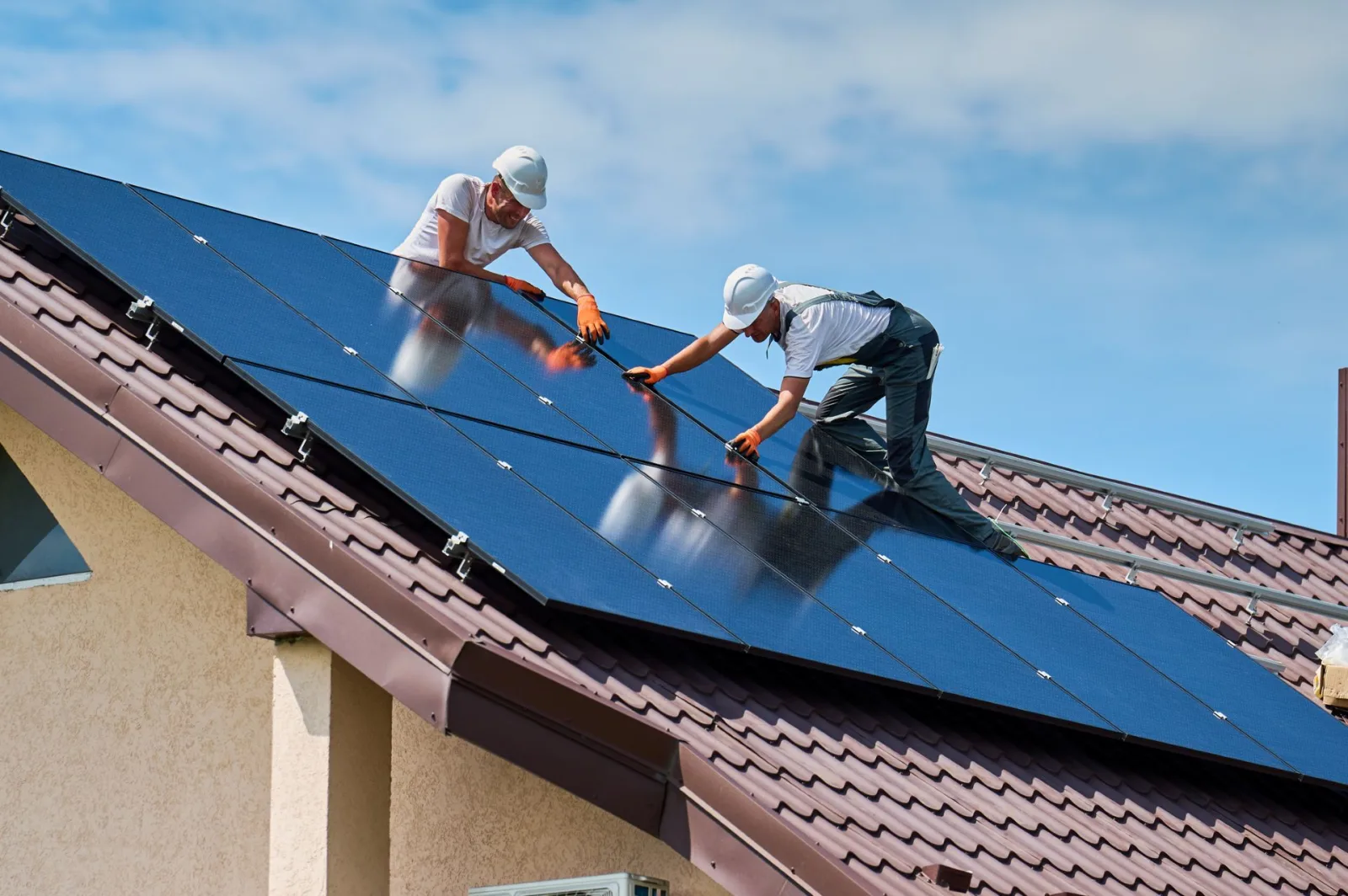 Michigan Study Reveals Homeowners Associations Still Hinder Solar Panels, EV Chargers, and Clotheslines