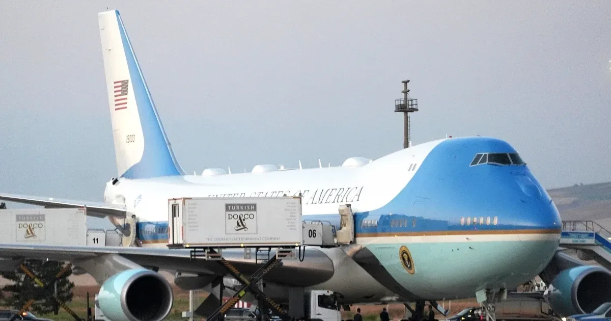 Trump’s Covert Aircraft Swap Concealed His Location Amid Iranian Threat