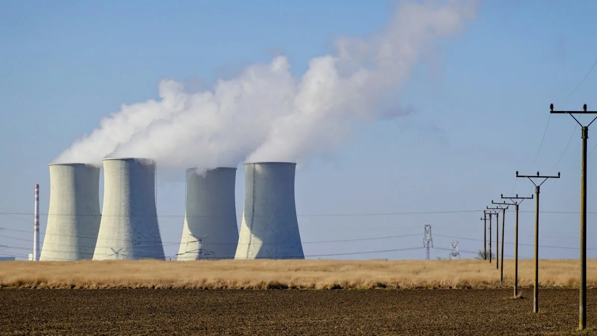 China Positioned to Lead Global Nuclear Energy Expansion Through 2035