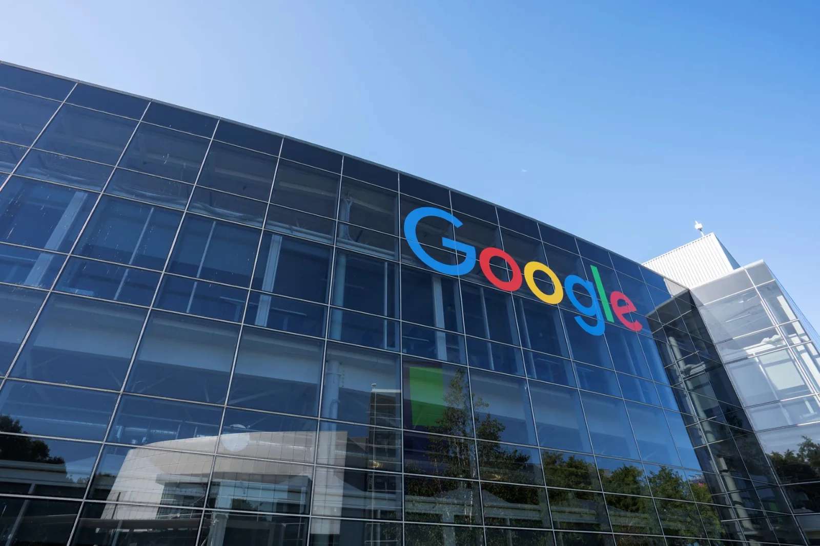 Google DeepMind Faces Staff Exodus Amid Military AI Project Controversy